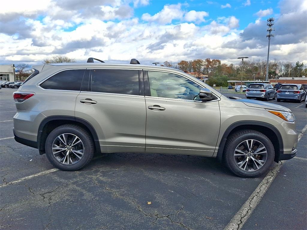 used 2016 Toyota Highlander car, priced at $15,699
