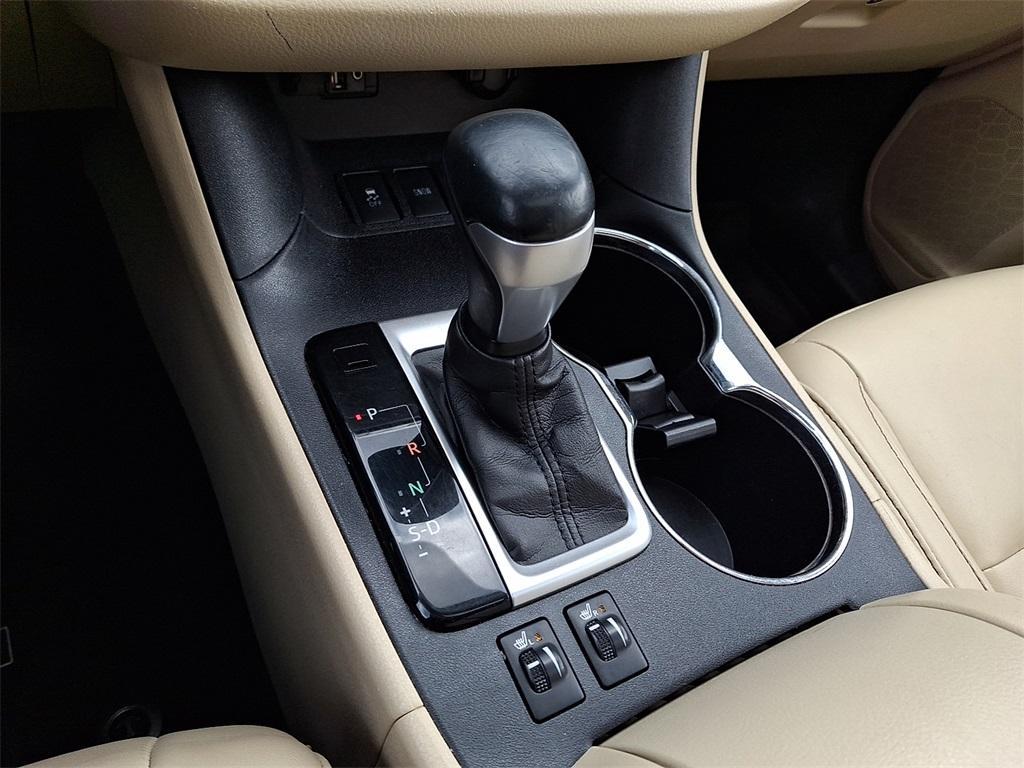 used 2016 Toyota Highlander car, priced at $15,699