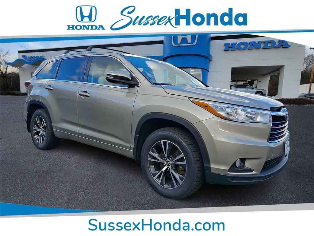 used 2016 Toyota Highlander car, priced at $15,699