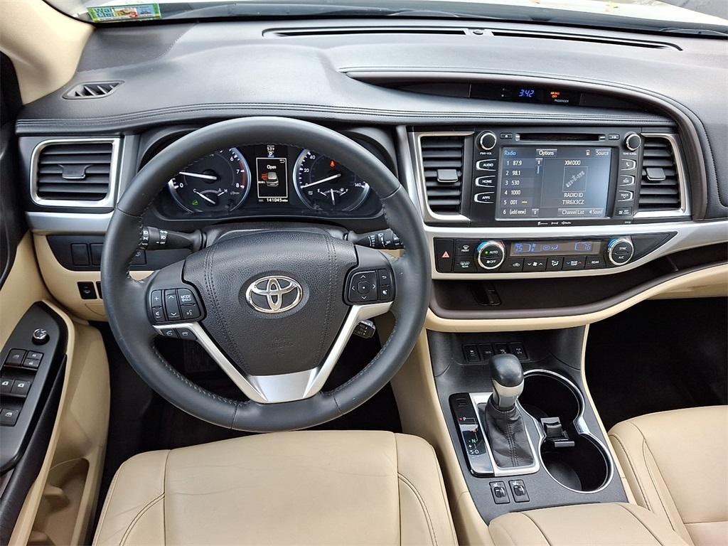 used 2016 Toyota Highlander car, priced at $15,699