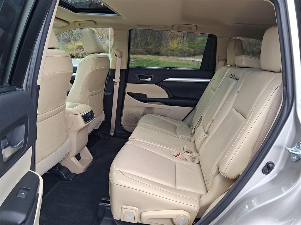 used 2016 Toyota Highlander car, priced at $15,699