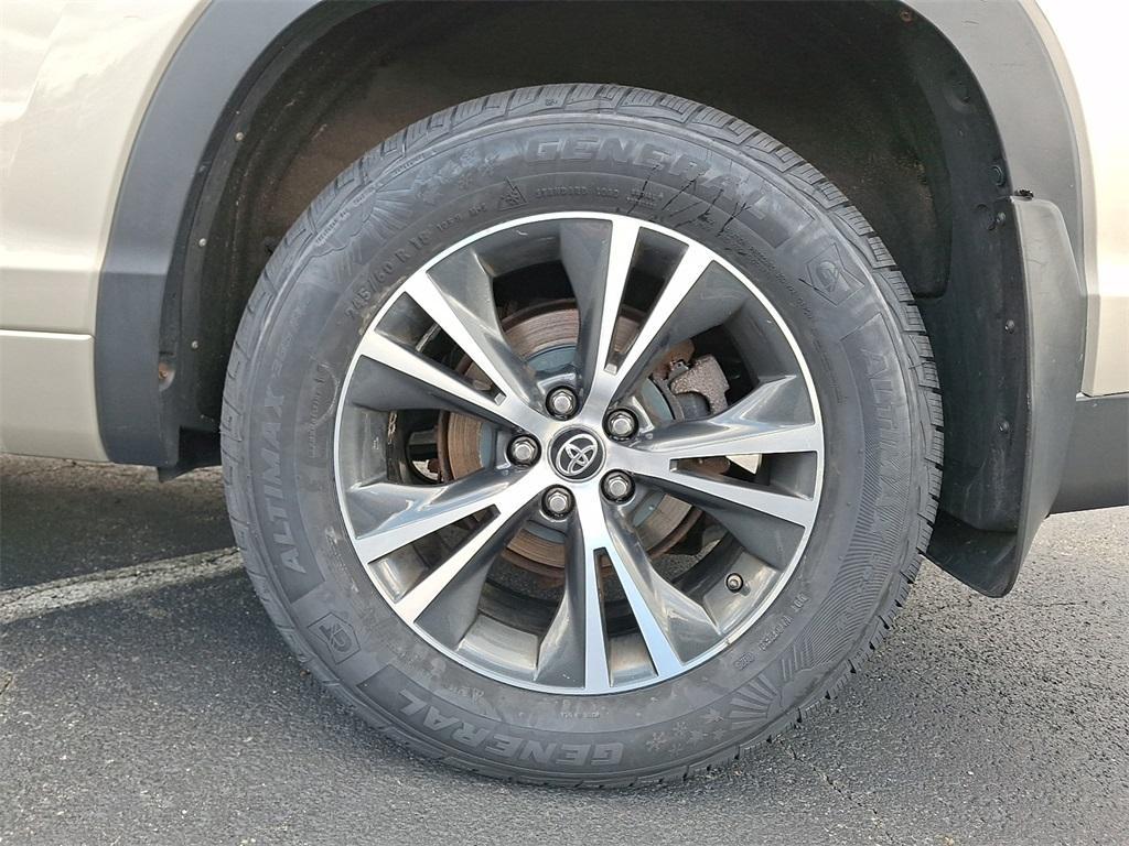 used 2016 Toyota Highlander car, priced at $15,699