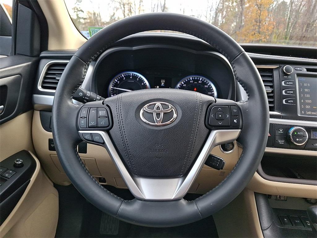used 2016 Toyota Highlander car, priced at $15,699