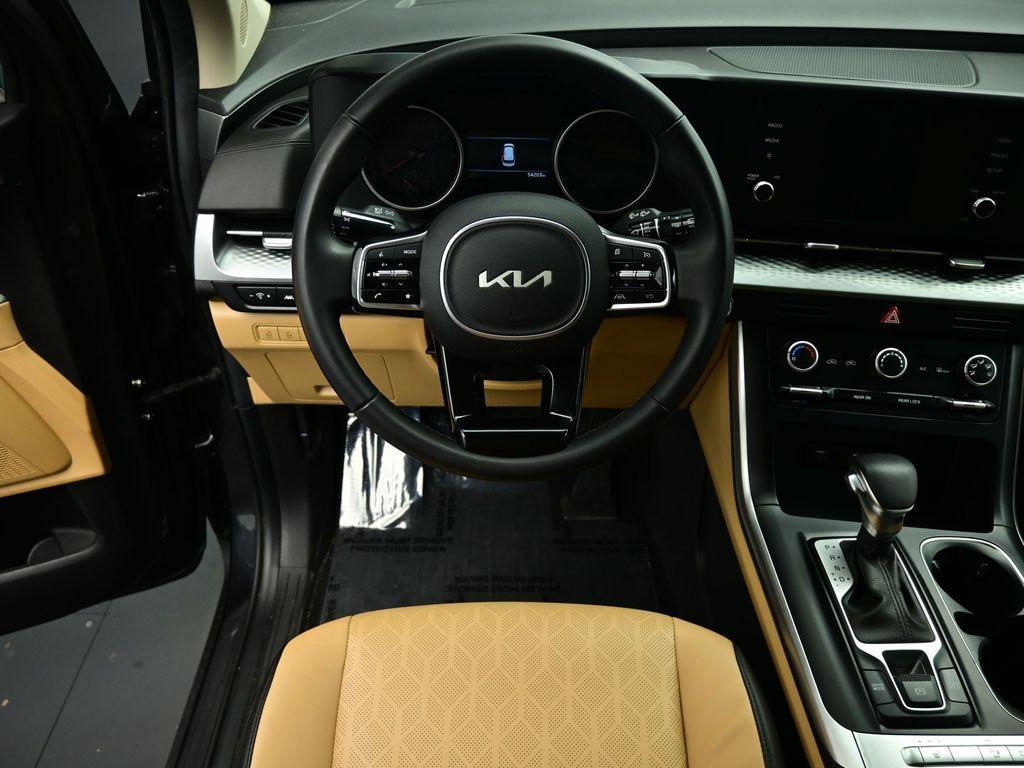 used 2023 Kia Carnival car, priced at $29,217
