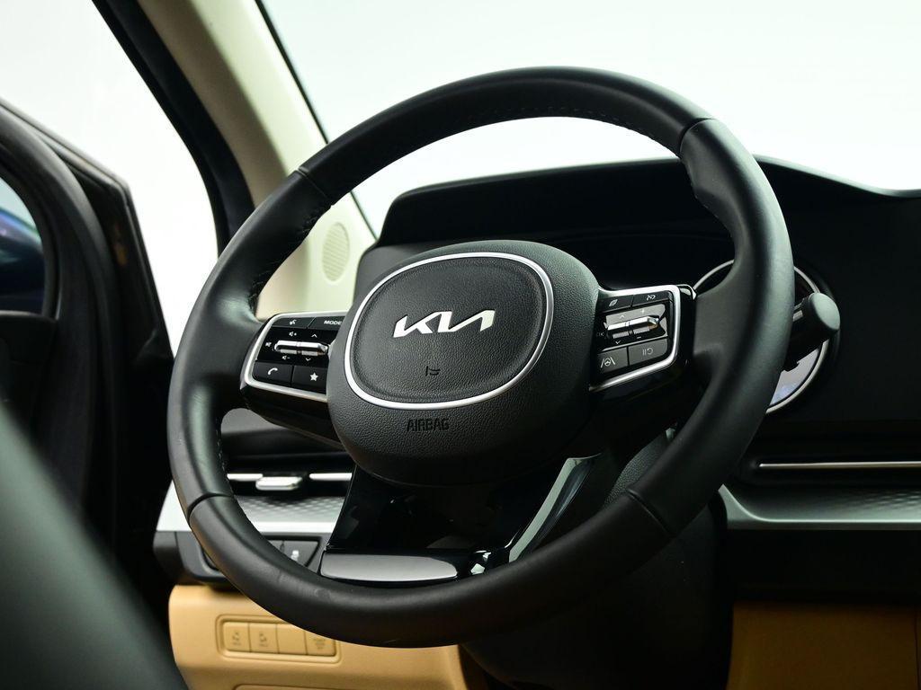 used 2023 Kia Carnival car, priced at $29,217