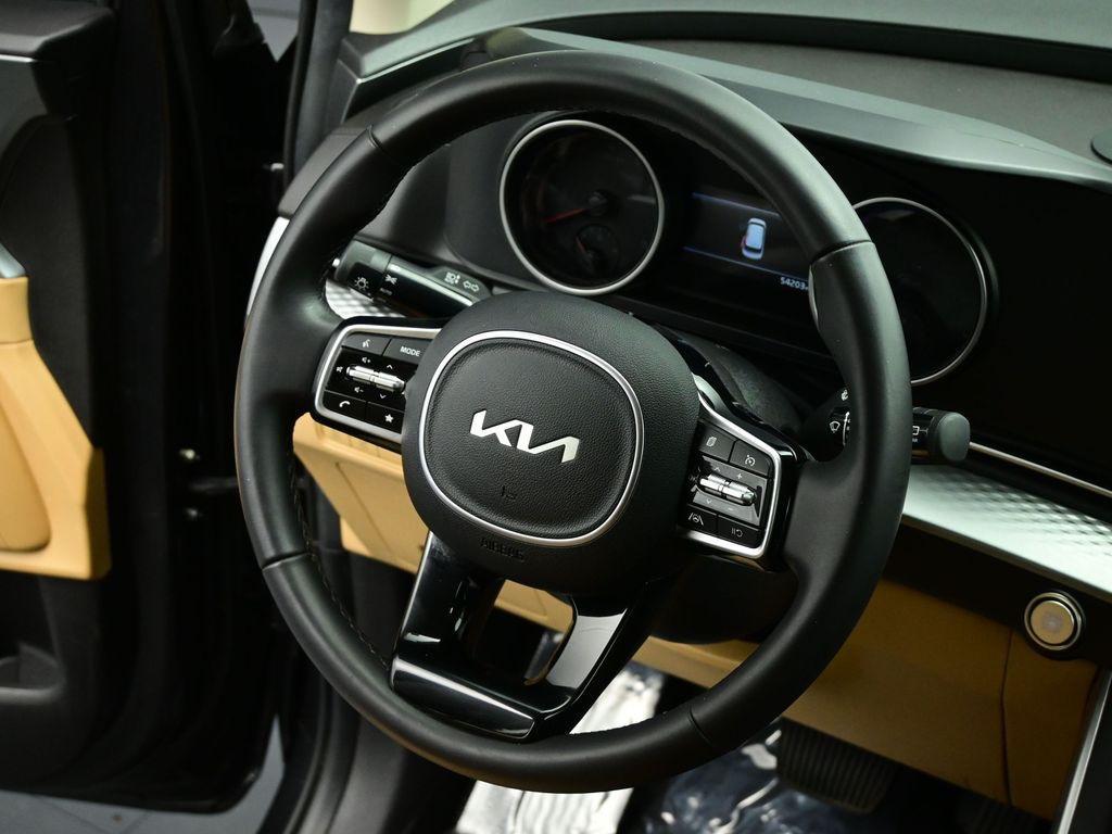 used 2023 Kia Carnival car, priced at $29,217