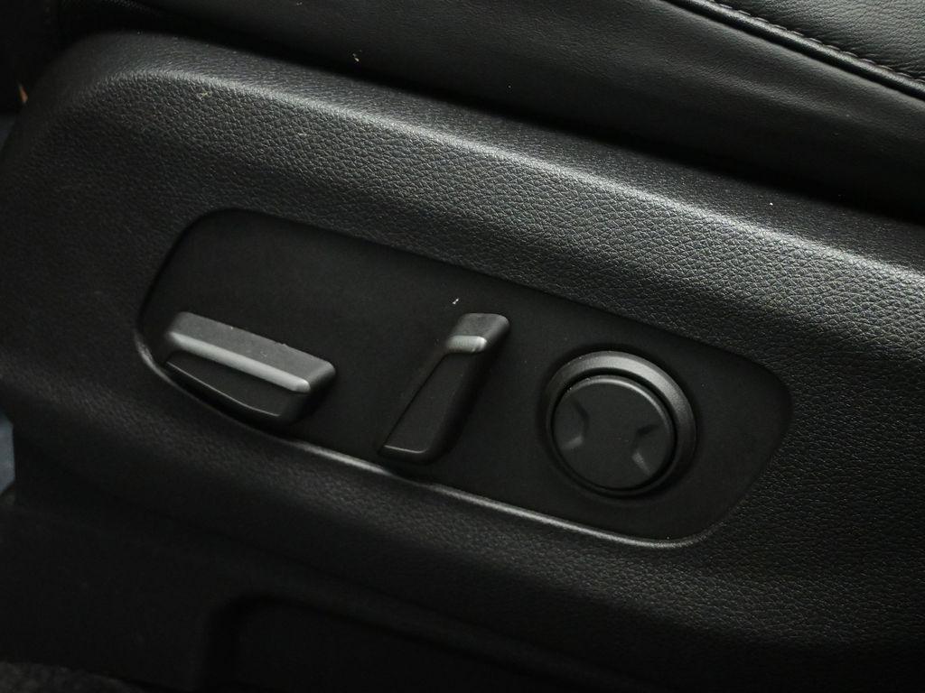 used 2023 Kia Carnival car, priced at $29,217