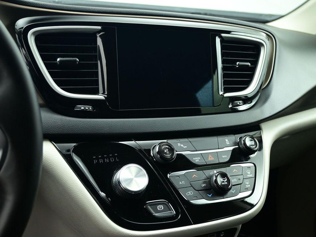 used 2017 Chrysler Pacifica car, priced at $9,686