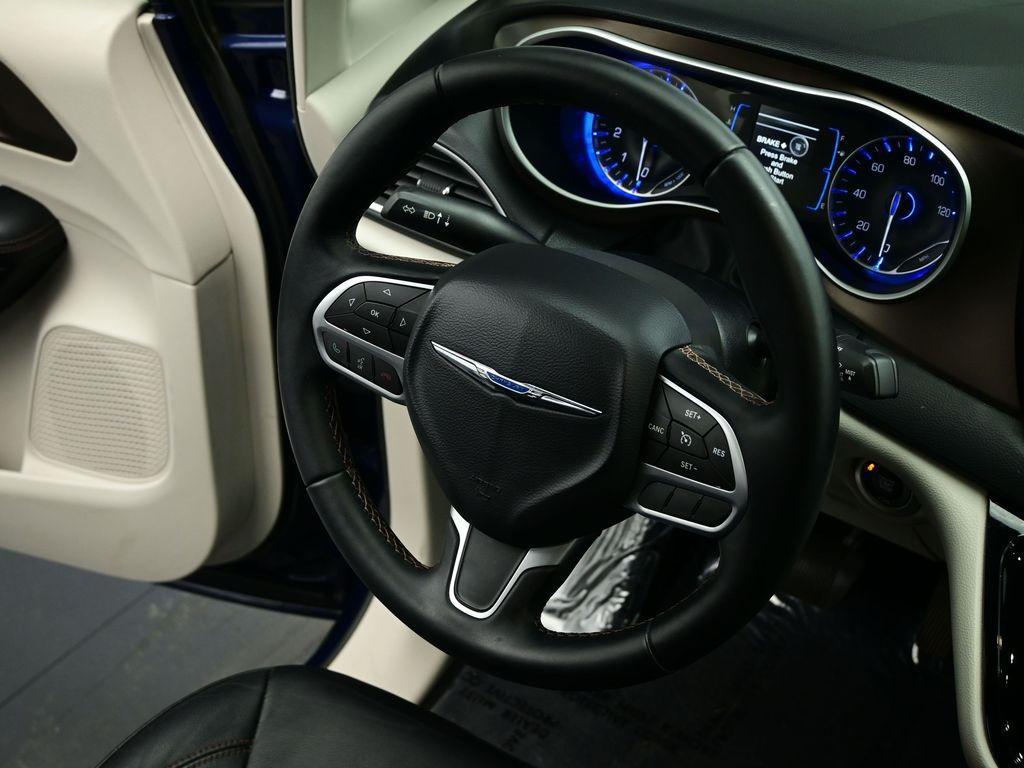 used 2017 Chrysler Pacifica car, priced at $9,686