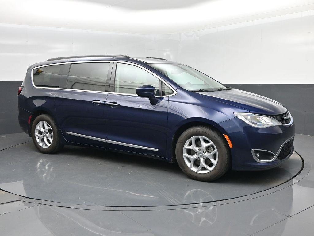 used 2017 Chrysler Pacifica car, priced at $9,686