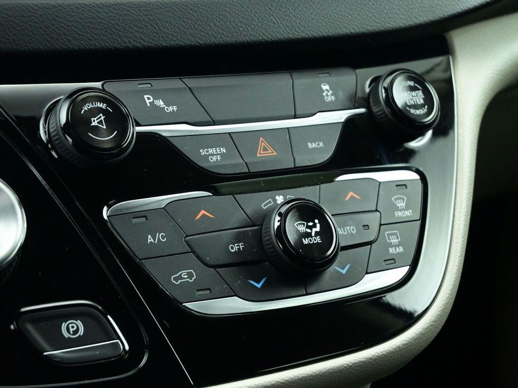 used 2017 Chrysler Pacifica car, priced at $9,686