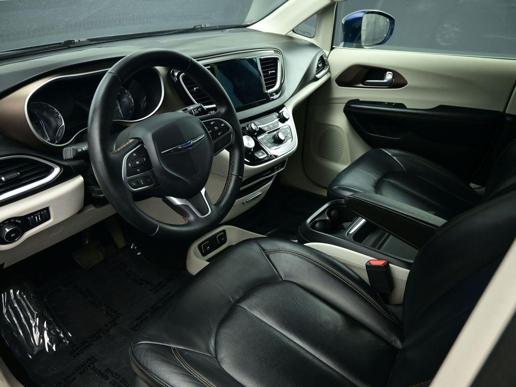 used 2017 Chrysler Pacifica car, priced at $9,686