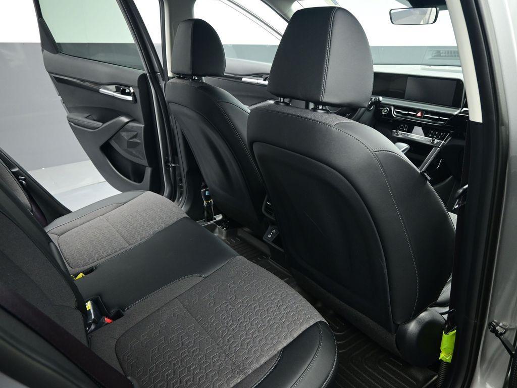 used 2025 Kia Seltos car, priced at $23,999
