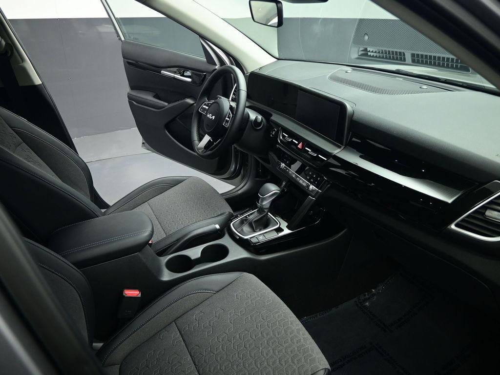 used 2025 Kia Seltos car, priced at $23,999