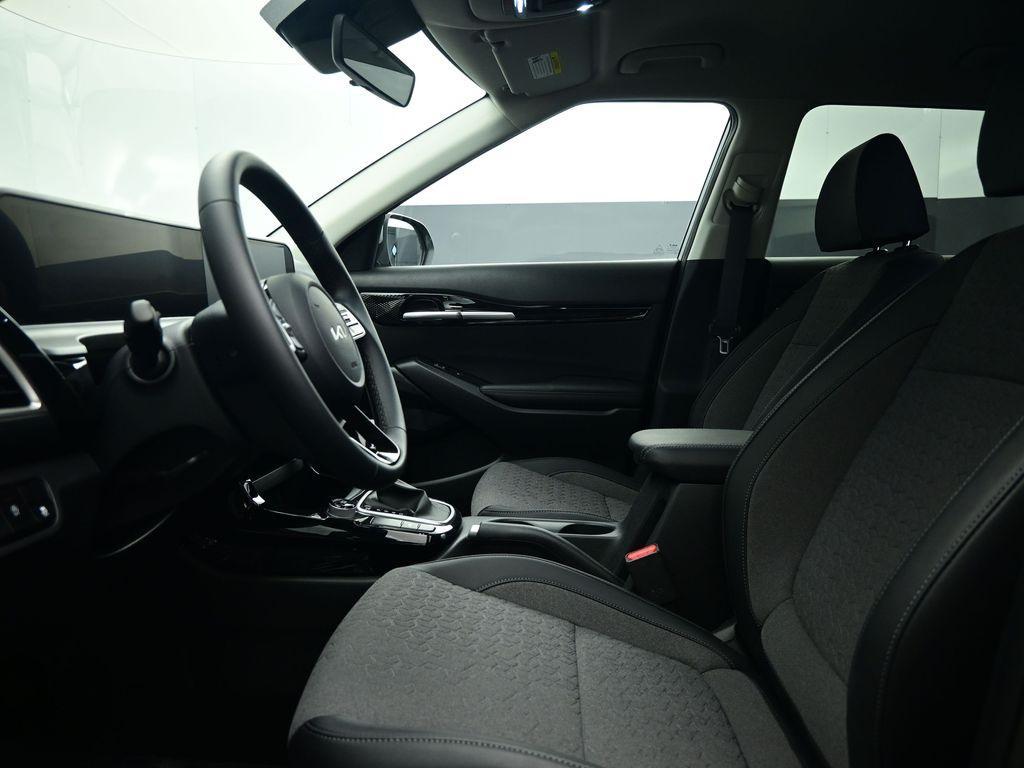 used 2025 Kia Seltos car, priced at $23,999