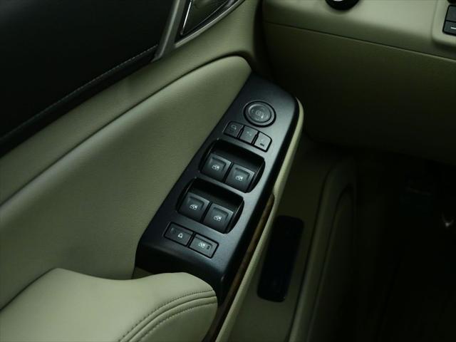used 2018 GMC Yukon XL car, priced at $30,299