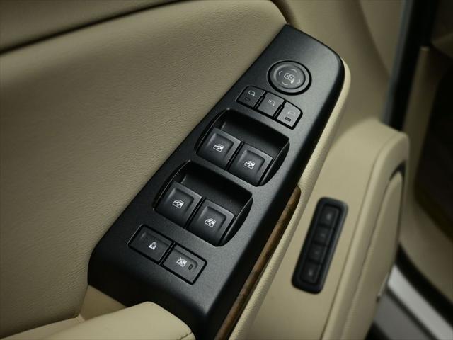 used 2018 GMC Yukon XL car, priced at $30,299