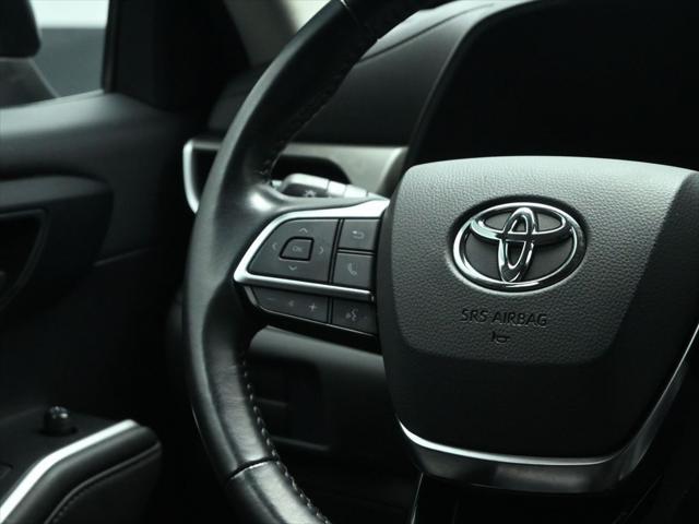 used 2021 Toyota Highlander car, priced at $32,988