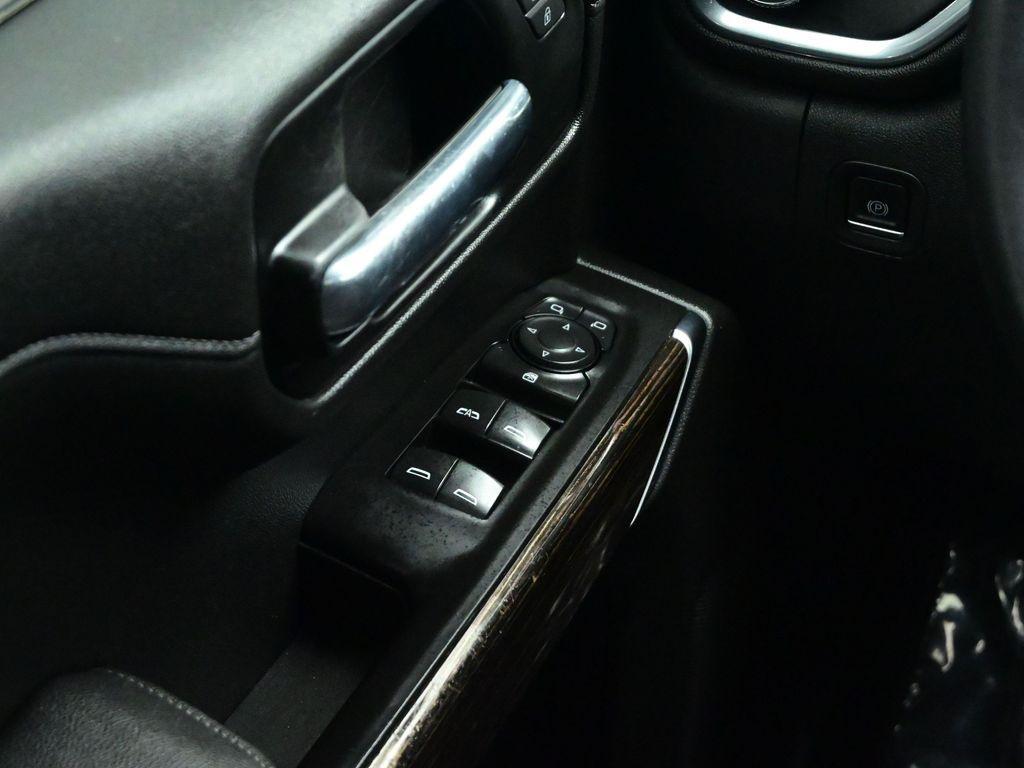 used 2021 GMC Sierra 1500 car, priced at $27,499