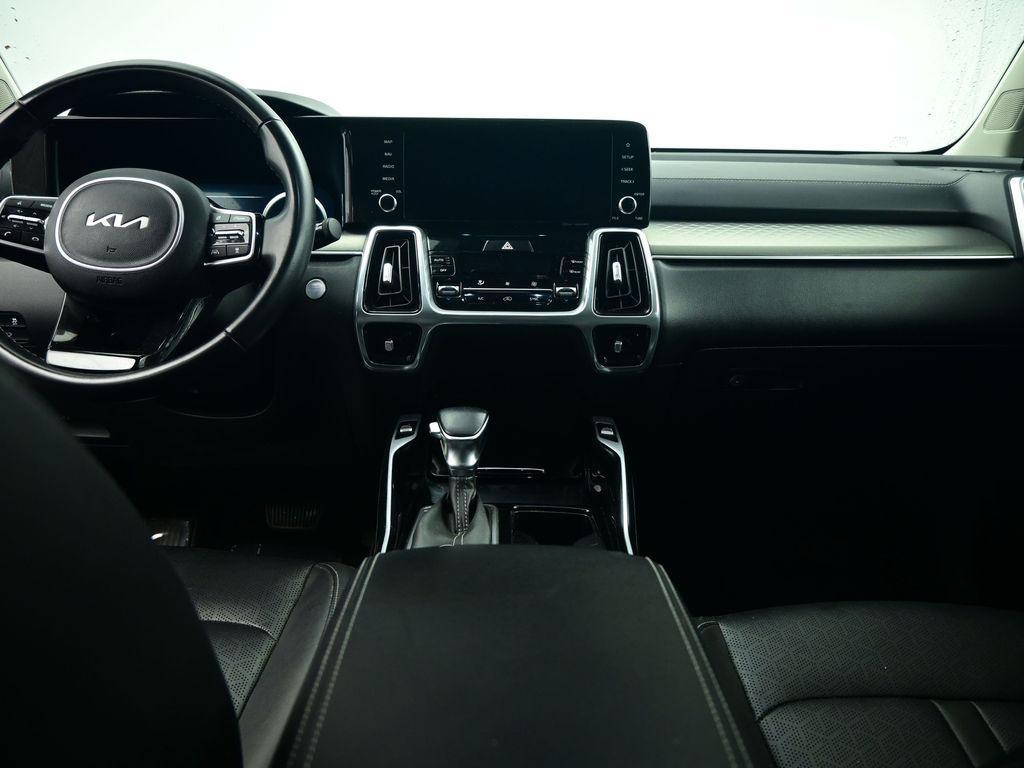 used 2023 Kia Sorento car, priced at $25,712