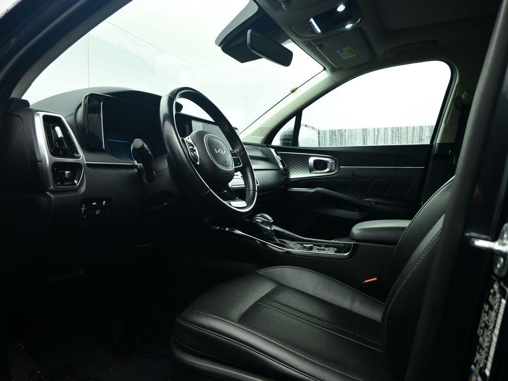 used 2023 Kia Sorento car, priced at $25,712