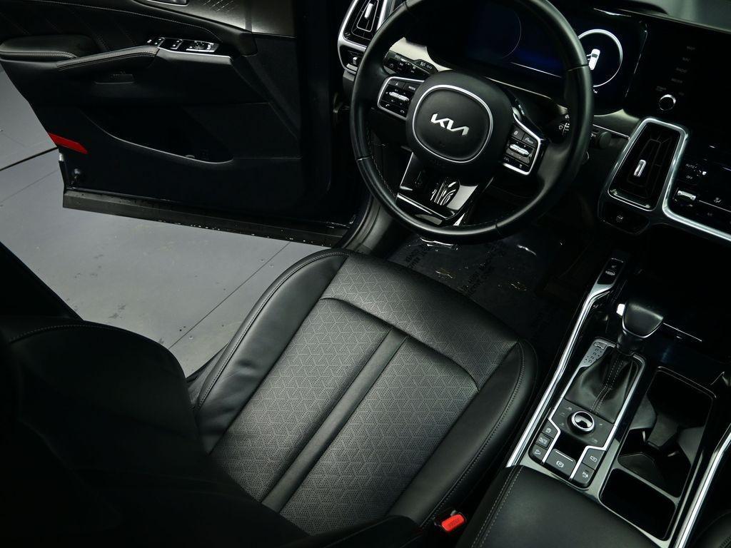 used 2023 Kia Sorento car, priced at $25,712
