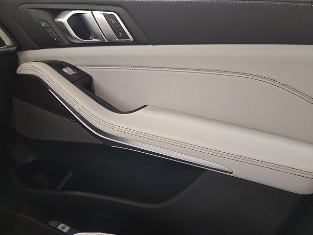 new 2025 BMW X7 car, priced at $93,575