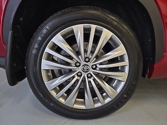 used 2022 Toyota Highlander car, priced at $32,988
