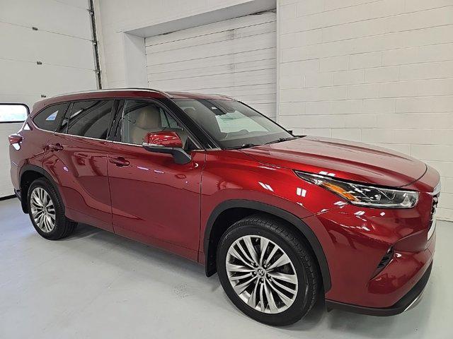 used 2022 Toyota Highlander car, priced at $32,988