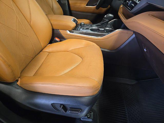 used 2022 Toyota Highlander car, priced at $32,988