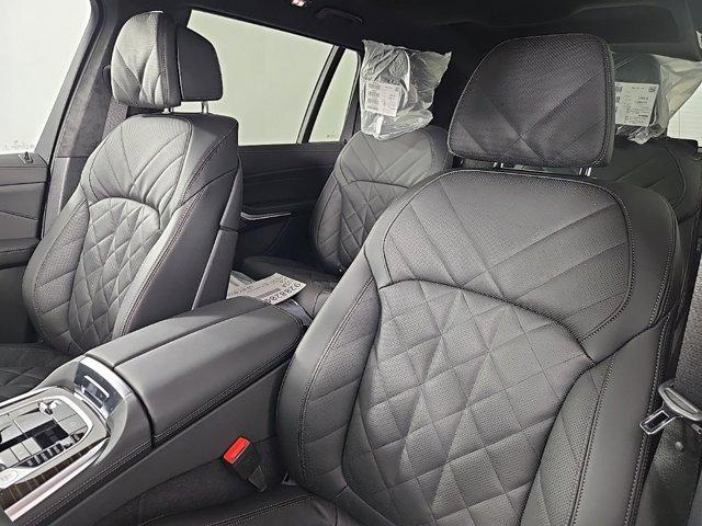 new 2026 BMW X7 car, priced at $98,125