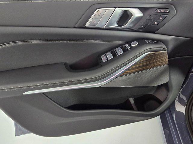 new 2026 BMW X7 car, priced at $96,575
