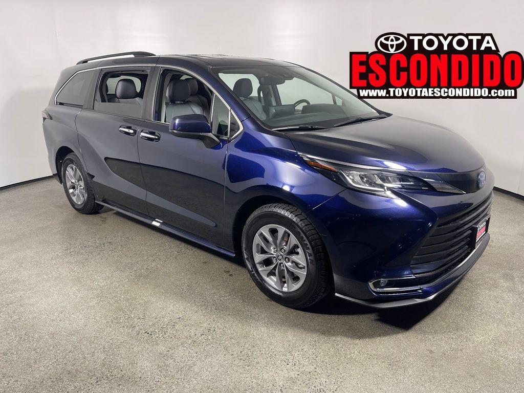used 2023 Toyota Sienna car, priced at $39,895