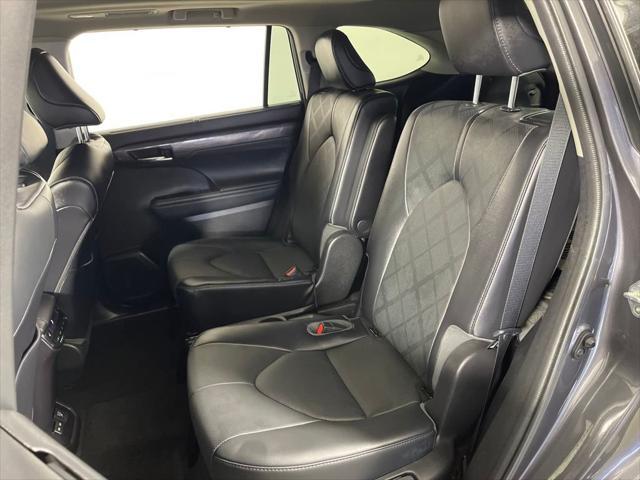 used 2022 Toyota Highlander Hybrid car, priced at $47,995