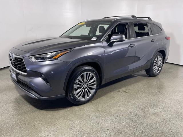 used 2022 Toyota Highlander Hybrid car, priced at $47,995