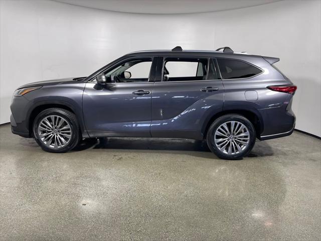 used 2022 Toyota Highlander Hybrid car, priced at $47,995