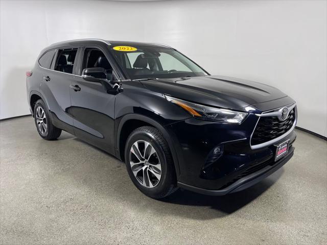 used 2022 Toyota Highlander car, priced at $35,998