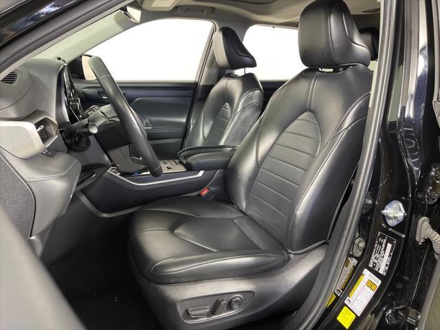 used 2022 Toyota Highlander car, priced at $35,998