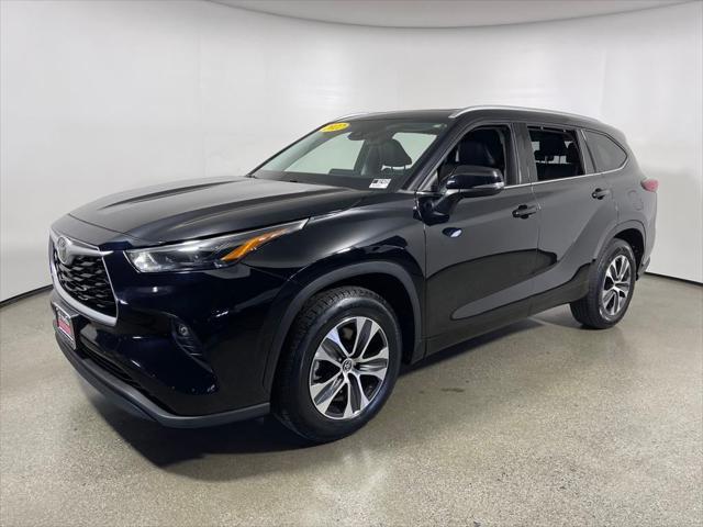 used 2022 Toyota Highlander car, priced at $35,998