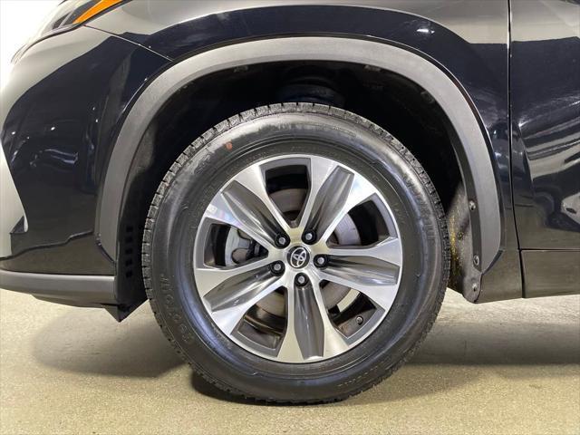 used 2022 Toyota Highlander car, priced at $35,998