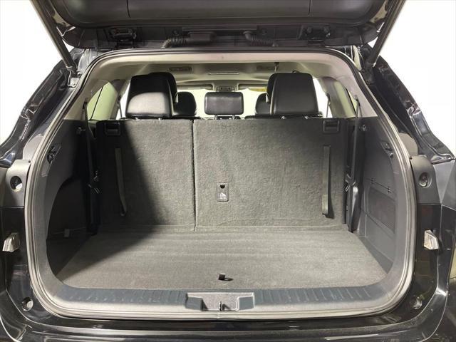 used 2022 Toyota Highlander car, priced at $35,998