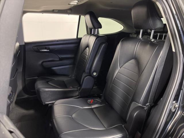 used 2022 Toyota Highlander car, priced at $35,998