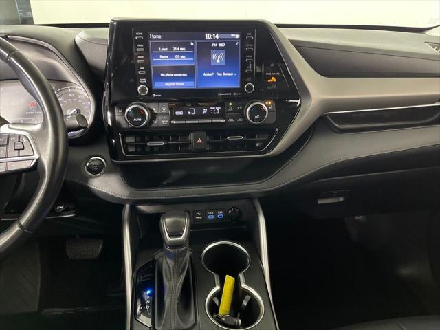 used 2022 Toyota Highlander car, priced at $35,998
