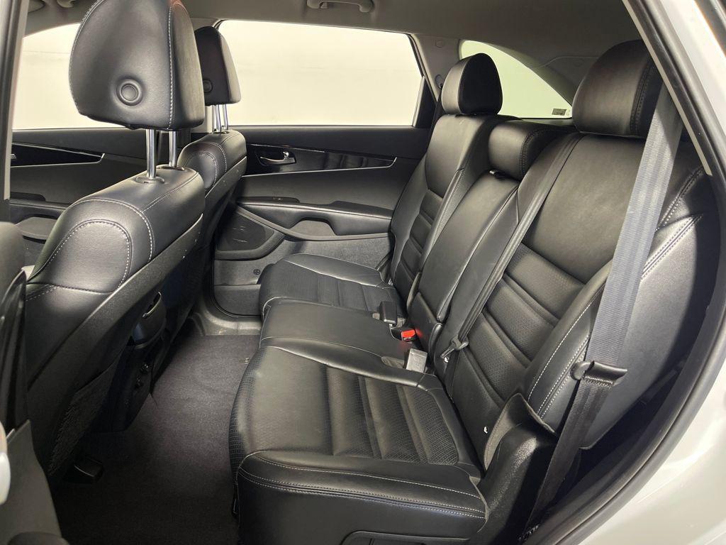 used 2019 Kia Sorento car, priced at $19,877