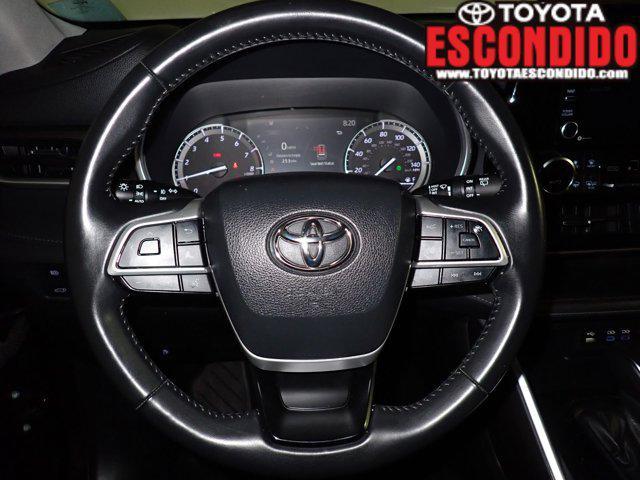 used 2022 Toyota Highlander car, priced at $35,995