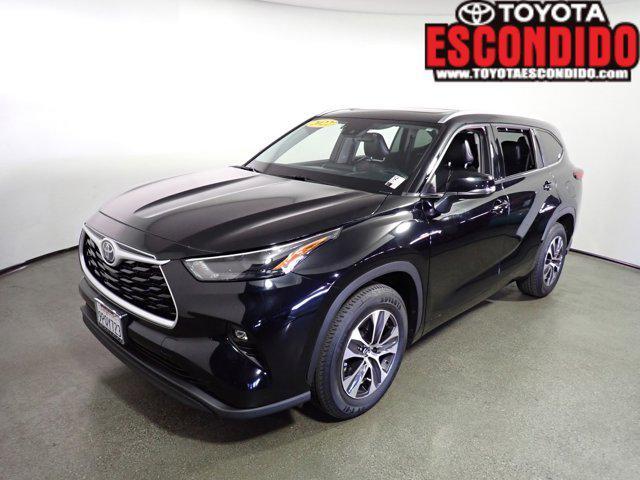 used 2022 Toyota Highlander car, priced at $35,995