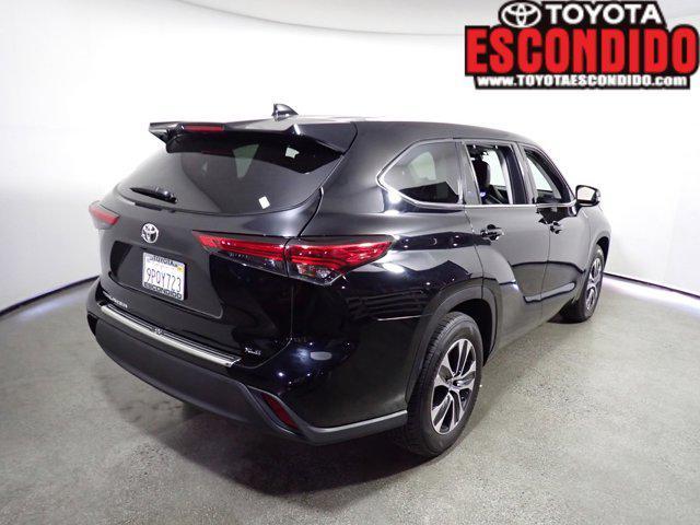 used 2022 Toyota Highlander car, priced at $35,995