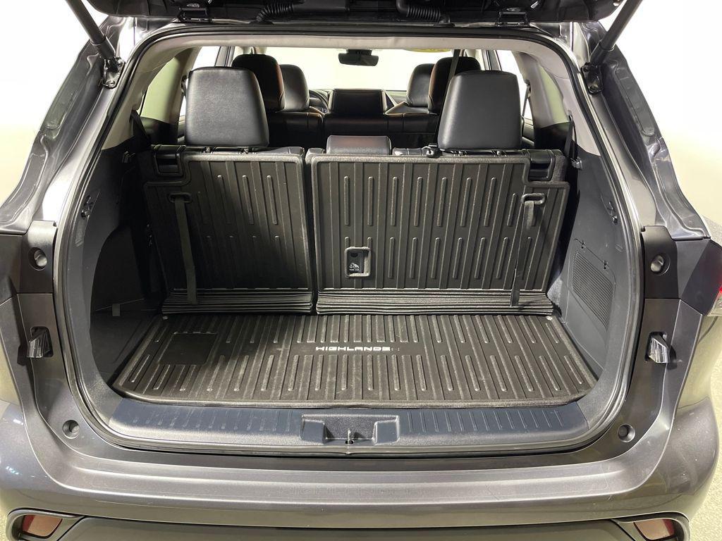 used 2024 Toyota Highlander car, priced at $41,998