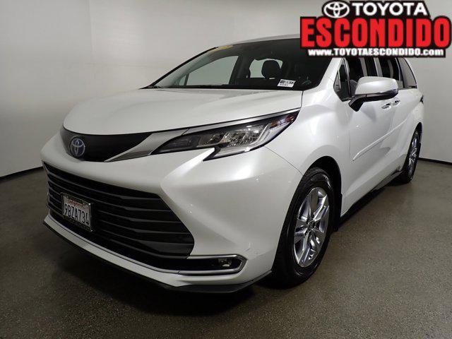 used 2022 Toyota Sienna car, priced at $45,498