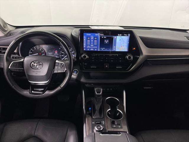 used 2021 Toyota Highlander car, priced at $34,998